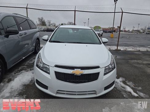 Used 2014 Chevrolet Cruze LT w/ Technology Package image 2
