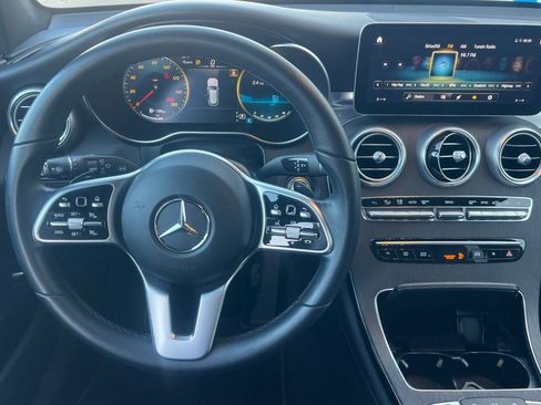 Used 2022 Mercedes-Benz GLC 300 4MATIC image 11