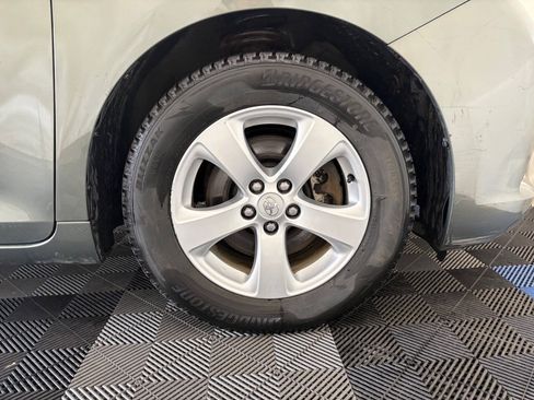 Used 2013 Toyota Sienna LE FWD image 25