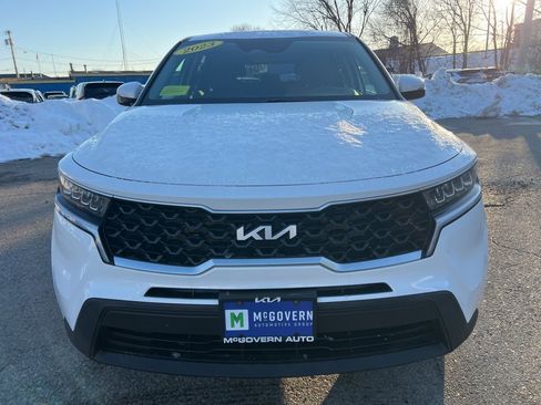 Used 2023 Kia Sorento LX image 8