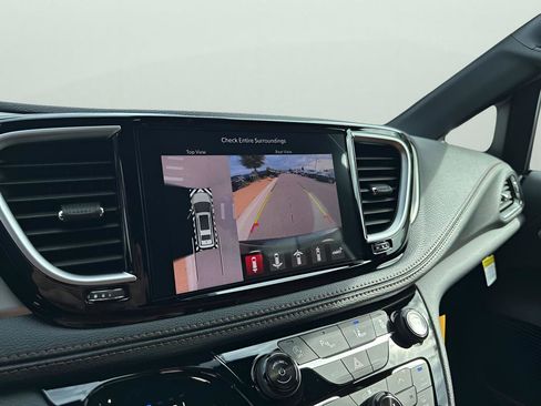 New 2026 Chrysler Pacifica Pinnacle image 40