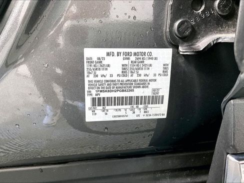 Used 2023 Ford Explorer XLT w/ Equipment Group 202A image 31