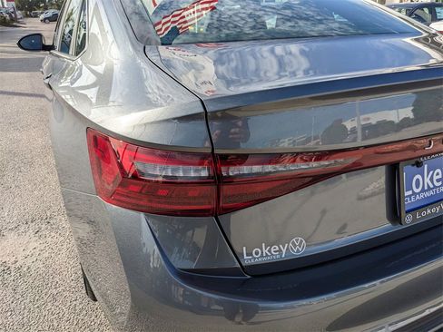 Certified 2025 Volkswagen Jetta Sport image 10