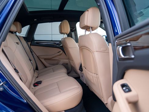 New 2026 Porsche Macan image 25