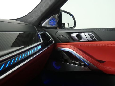 Certified 2025 BMW X6 M Competition w/ Executive Package image 32