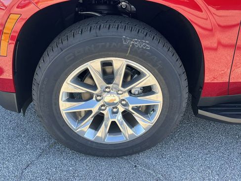 New 2026 Chevrolet Suburban Premier image 27