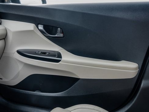 Used 2019 Hyundai Veloster Turbo Ultimate image 23