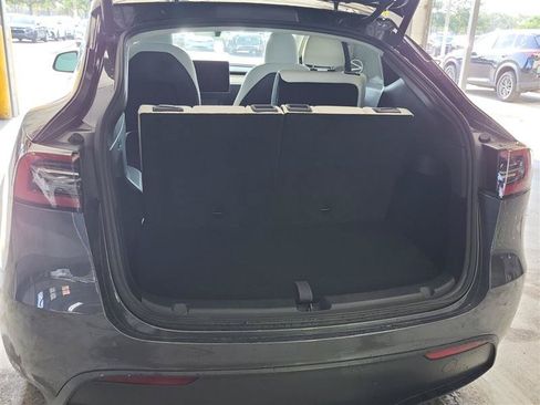 Used 2023 Tesla Model Y Long Range AWD/4WD image 10