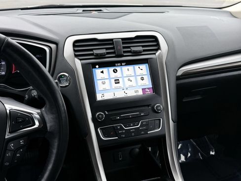 Used 2018 Ford Fusion SE w/ Equipment Group 602A FWD image 35