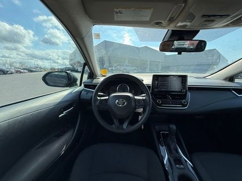 Used 2020 Toyota Corolla LE image 13