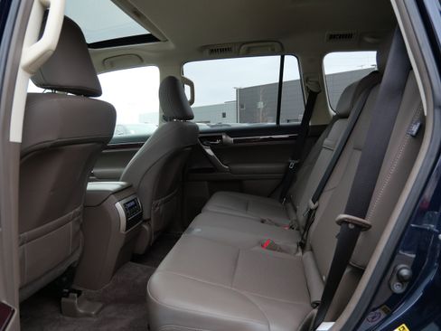 Used 2019 Lexus GX 460 Premium image 14