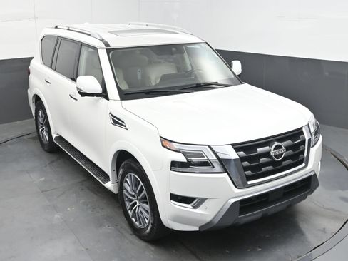 Used 2024 Nissan Armada SL w/ Captain's Chairs Package RWD image 30