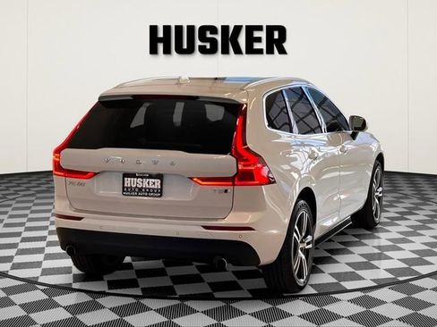 Used 2021 Volvo XC60 T5 Momentum w/ Premium Package image 5