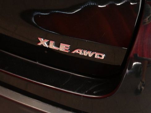 Used 2015 Toyota Highlander XLE image 8