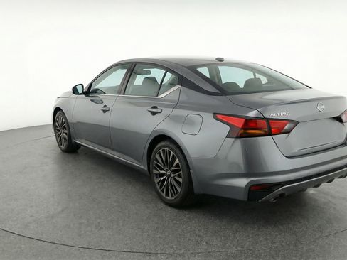 Used 2025 Nissan Altima 2.5 SV image 6