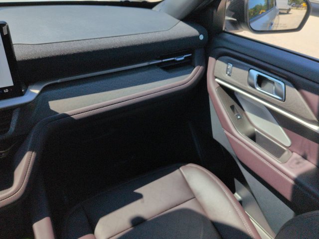 New 2027 Ford Explorer Platinum RWD image 17
