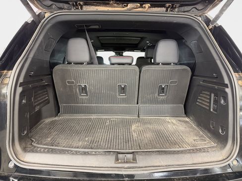 Used 2024 Chevrolet Traverse RS image 25