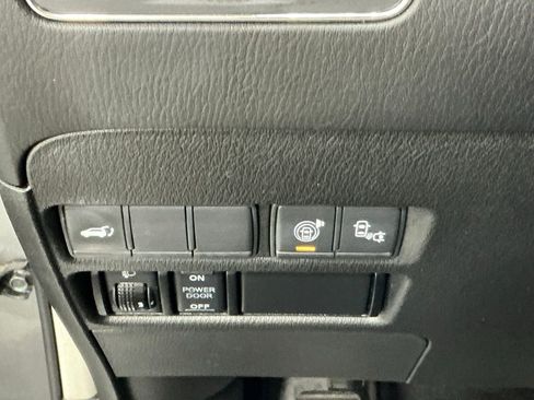 Used 2017 Nissan Armada Platinum w/ Captain Seat Package image 27