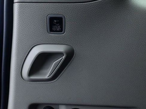 Used 2022 Jeep Wagoneer Series III w/ Flexible Seating Group image 25