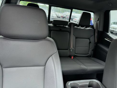 Used 2025 Chevrolet Silverado 1500 LT Trail Boss w/ LT Trail Boss Premium Package AWD/4WD image 34