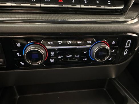 Used 2022 Chevrolet Silverado 1500 ZR2 w/ Technology Package AWD/4WD image 21