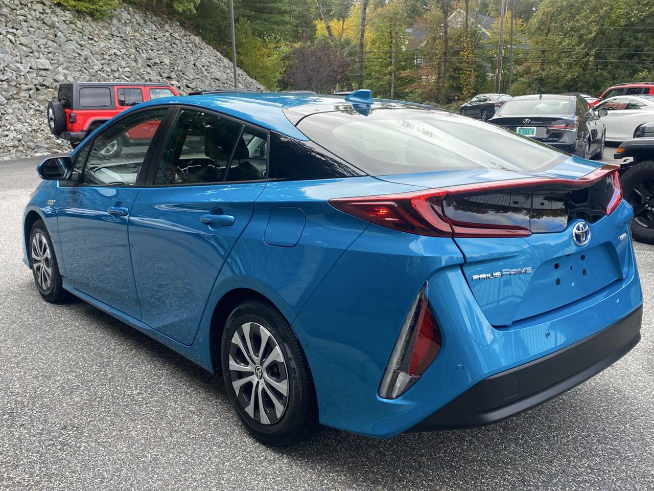 Used 2022 Toyota Prius Prime Limited FWD image 3
