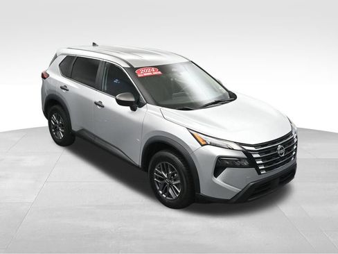 Used 2024 Nissan Rogue S AWD/4WD image 37