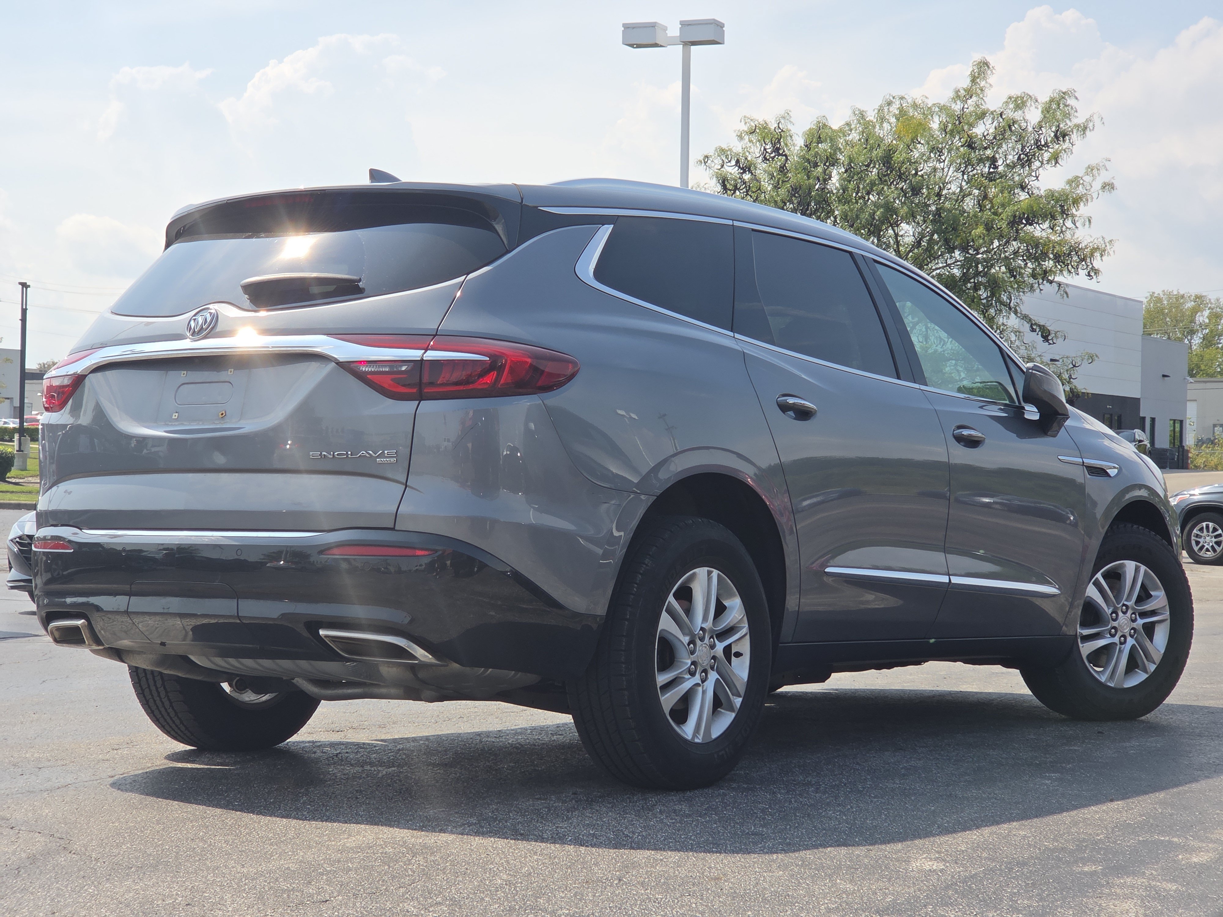 Used 2019 Buick Enclave Premium AWD/4WD image 5