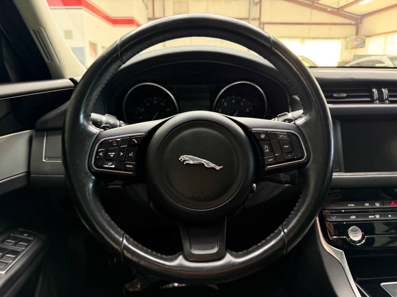 Used 2016 Jaguar XF Prestige AWD/4WD image 22