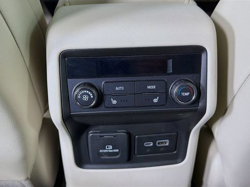 Used 2023 GMC Acadia Denali w/ Black Diamond Edition AWD/4WD image 23