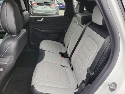 Certified 2024 Ford Escape SE w/ PHEV Premium Package image 24