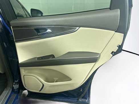 Used 2018 Lincoln MKX Reserve FWD image 33