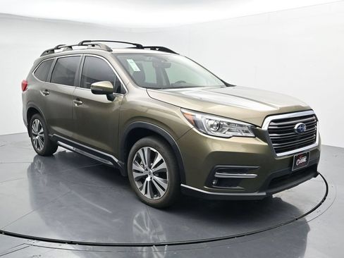 Used 2022 Subaru Ascent Limited w/ Technology Package AWD/4WD image 2