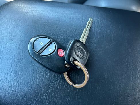 Used 2015 Toyota Tacoma PreRunner w/ SR5 Package image 33