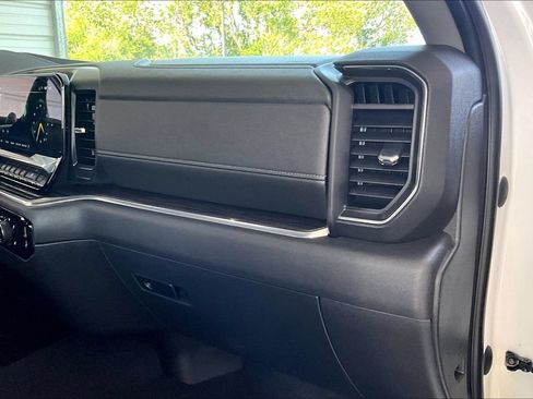 Used 2022 Chevrolet Silverado 1500 RST AWD/4WD image 19