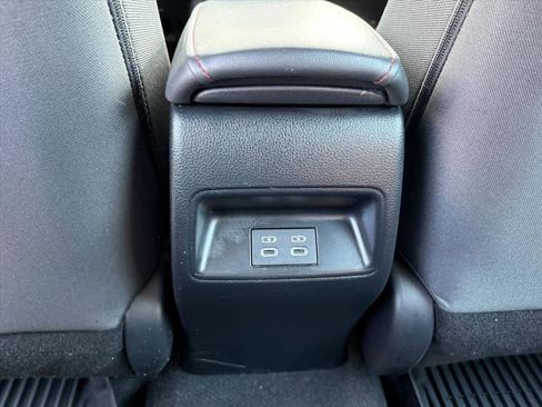 Used 2024 Toyota Corolla SE image 11