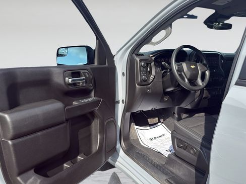 Used 2025 Chevrolet Silverado 1500 Custom w/ Turbomax Blackout Package AWD/4WD image 24