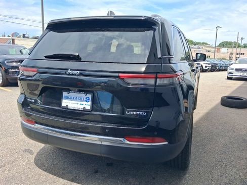 Certified 2023 Jeep Grand Cherokee Limited AWD/4WD image 9