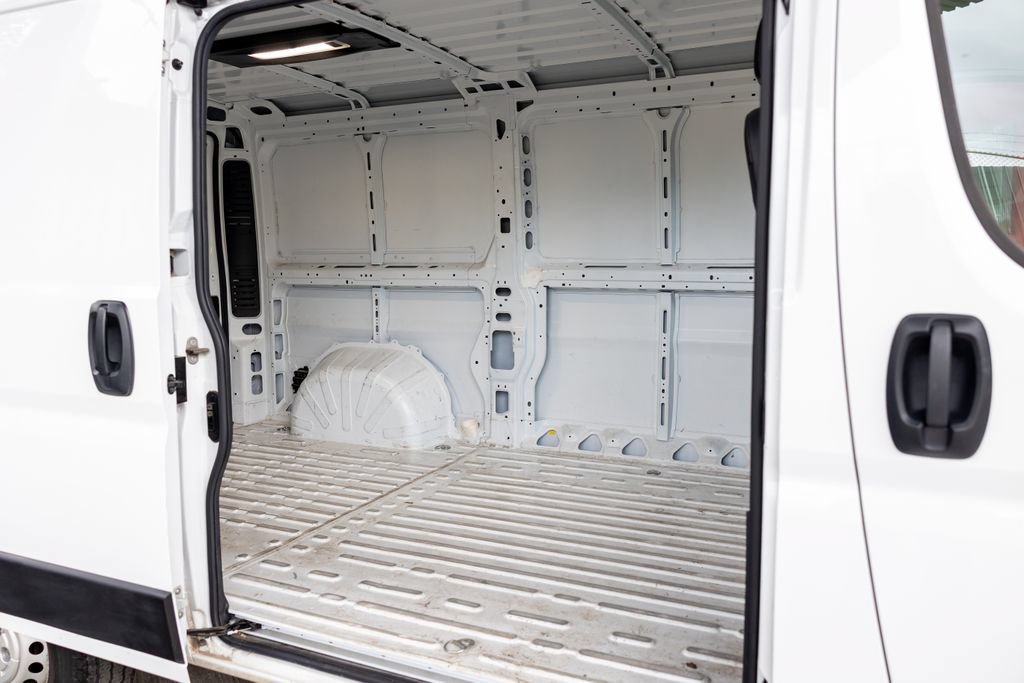 Used 2025 RAM ProMaster 2500 w/ Convenience Group FWD image 47