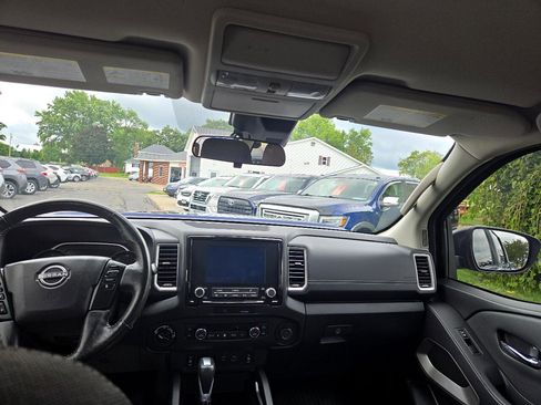 Used 2022 Nissan Frontier SV image 11