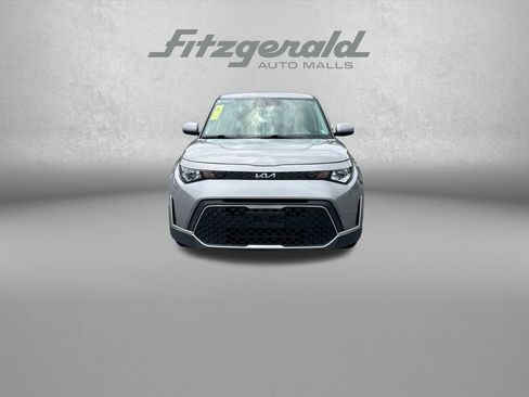 Used 2024 Kia Soul LX w/ Option Group 015 FWD image 2