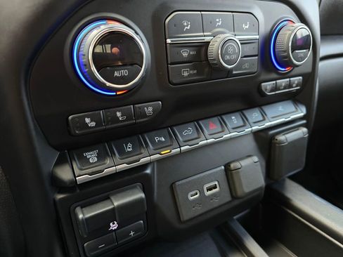 Used 2023 Chevrolet Silverado 3500 High Country image 29