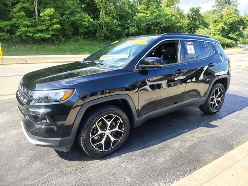 Certified 2024 Jeep Compass Limited AWD/4WD image 4