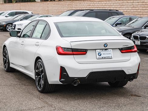 New 2026 BMW 330i Sedan w/ M Sport Package RWD image 4