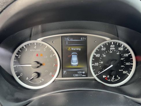 Used 2018 Nissan Sentra SR w/ SR Midnight Edition Package image 13