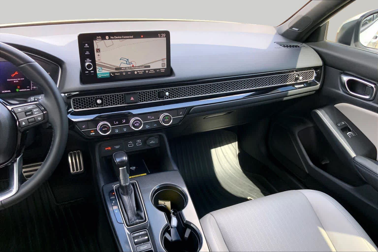 Used 2022 Honda Civic Sport Touring image 7