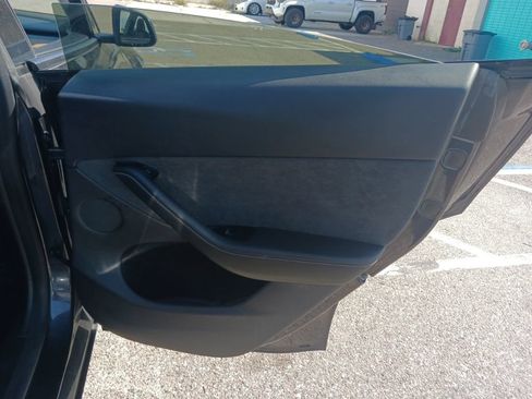 Used 2024 Tesla Model Y Long Range AWD/4WD image 20