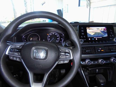 Used 2018 Honda Accord LX image 5