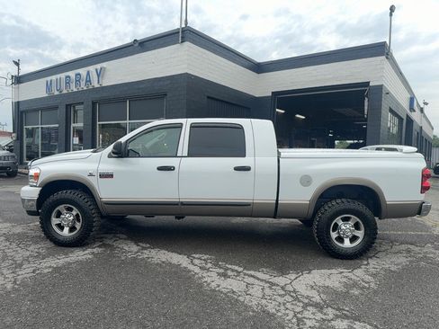 Used 2009 Dodge Ram 2500 Truck SLT w/ Popular Equipment Group AWD/4WD image 2