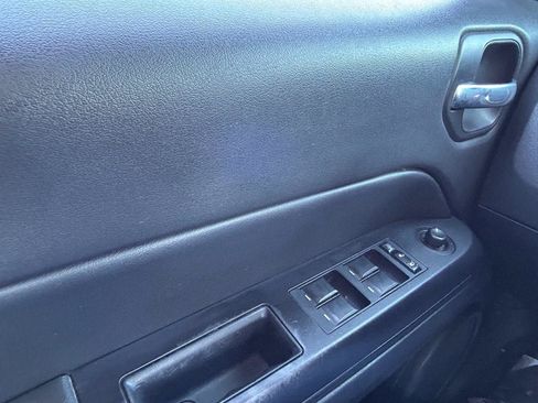 Used 2015 Jeep Patriot Latitude AWD/4WD image 25